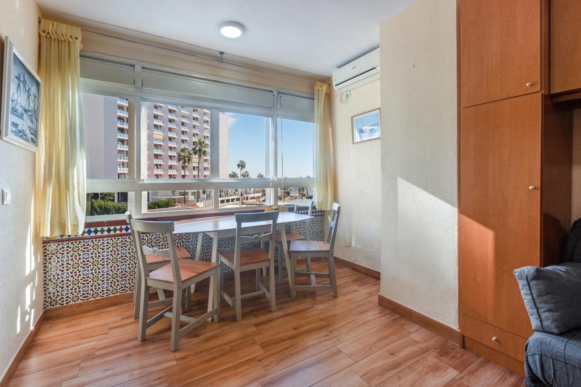 Next To Puerto Marina And The Beach Benalmadena Bagian luar foto